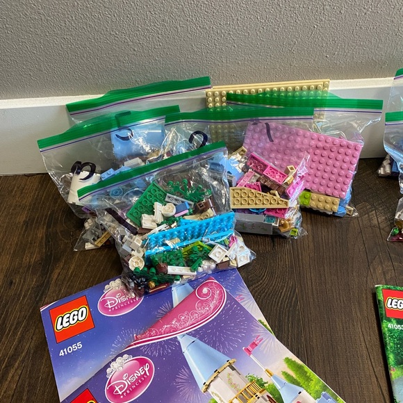 LEGO Disney Princess Cinderella Romantic Castle AND Cinderella’s Dream Carriage - Picture 4 of 5